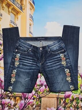 Driftwood Floral Low Waist Jeans Size 26